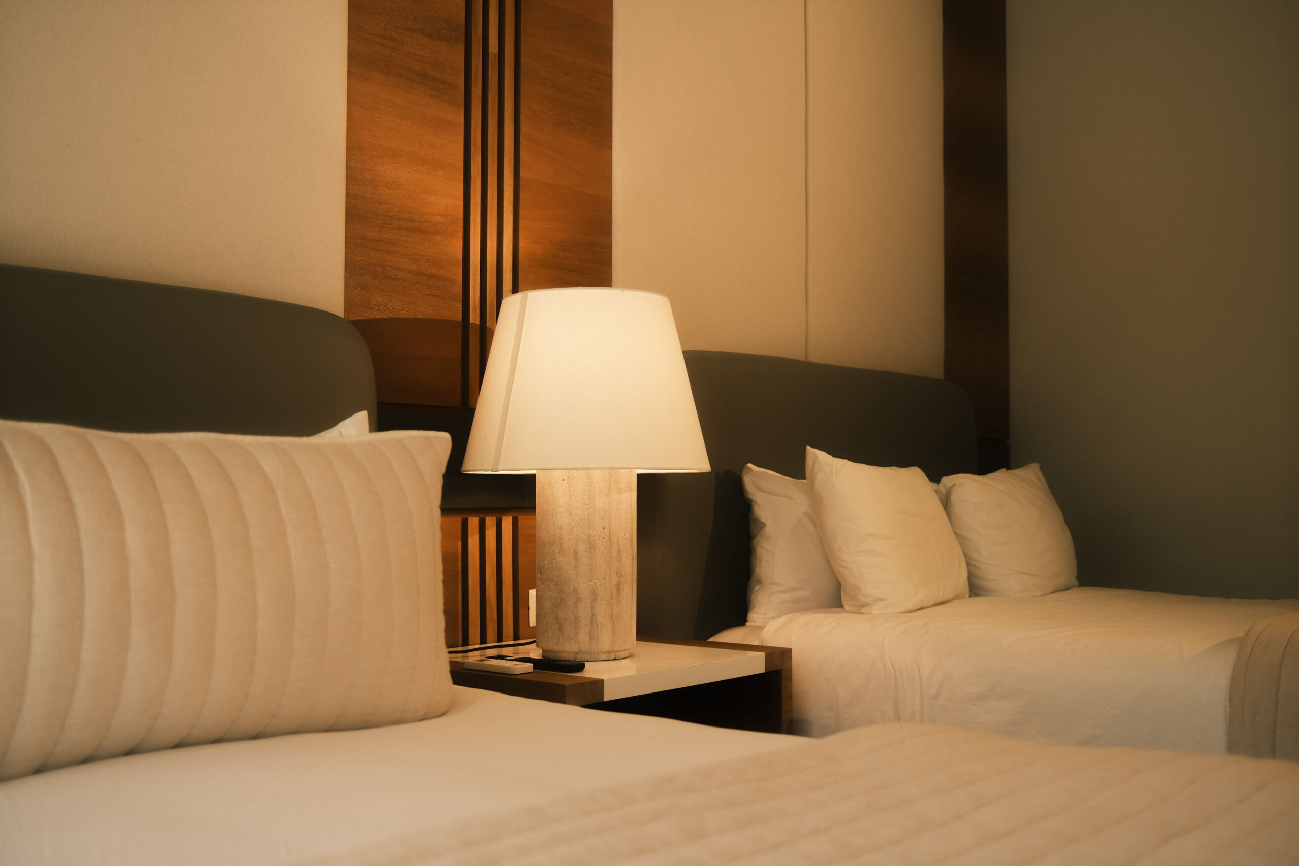 double-suite-two-queen-beds-lamp-casa-piedra-de-agua